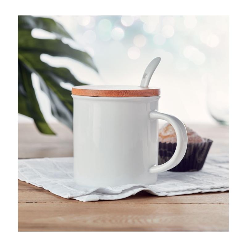 Caneca de porcelana com tampa em bambu e colher