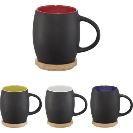 Taza de cerámica con base o...