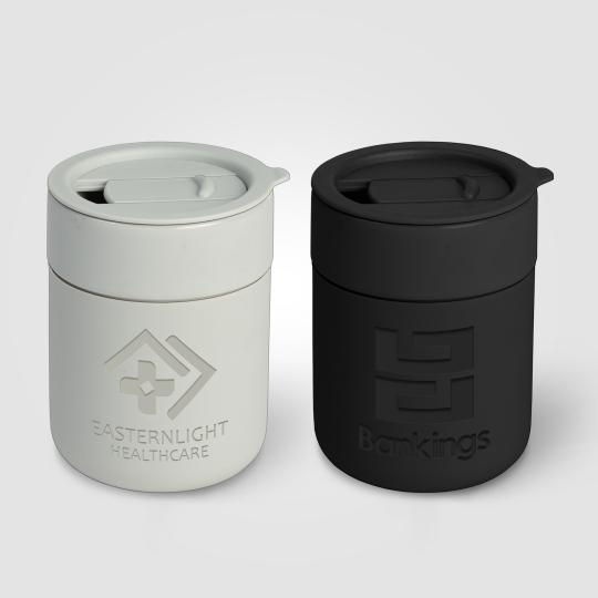 Caneca de cerâmica fosca e...